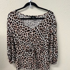 Fifty street large cheetah L blouse top